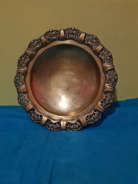 Fruteira de bronze antiga