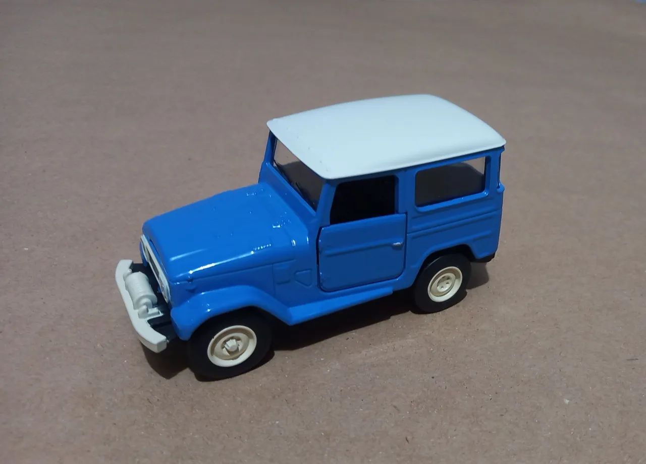 Miniatura Toyota Bandeirante     1/43