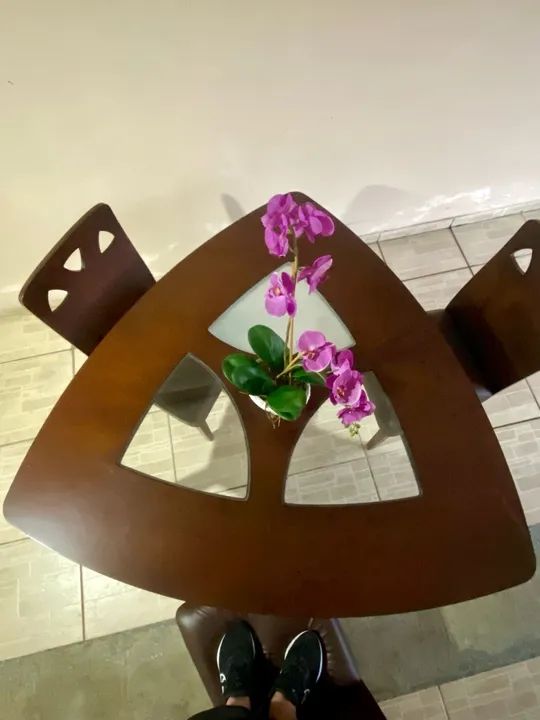 Mesa de Jantar Triangular madeira maciça  