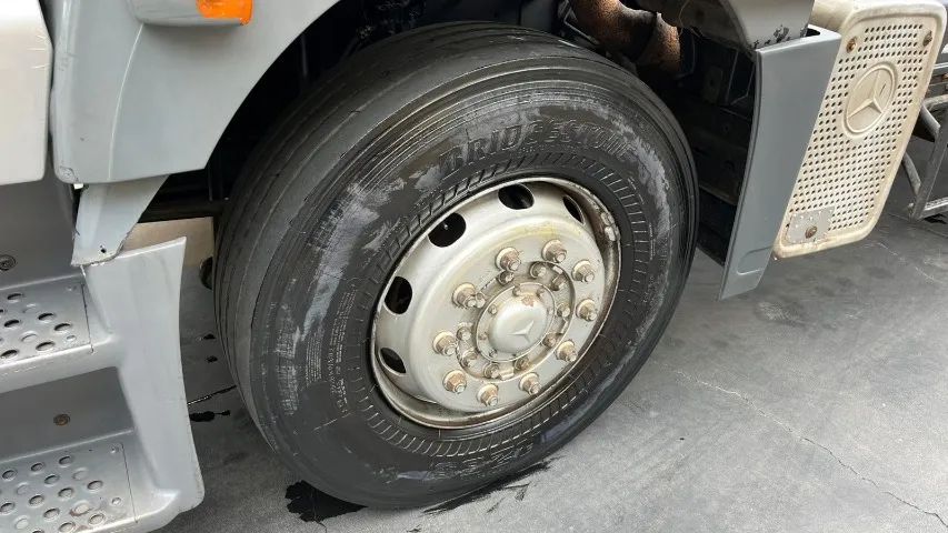 Mb Axor 2540 6x2 Teto Alto Ano 2008 - Foto 11