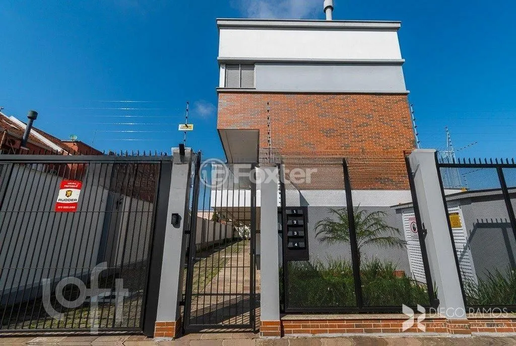 Vendo Excelente casa em condomínio 3 quartos suíte 3 garagens 233m² Bairro Vila Assunção !