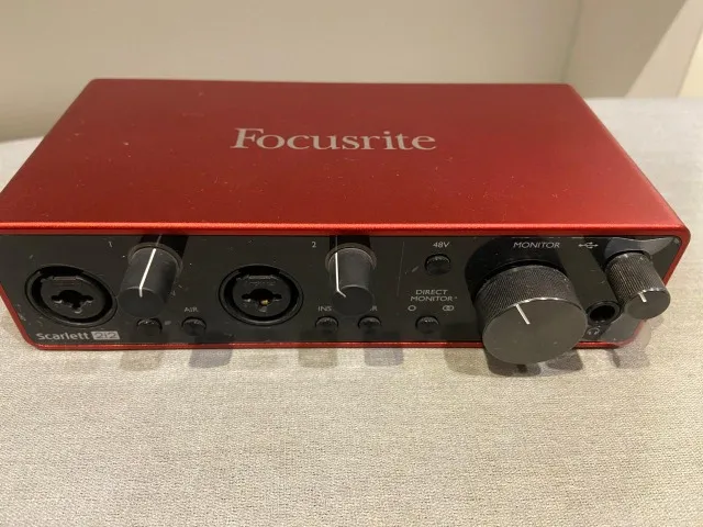 scarlett 2i2