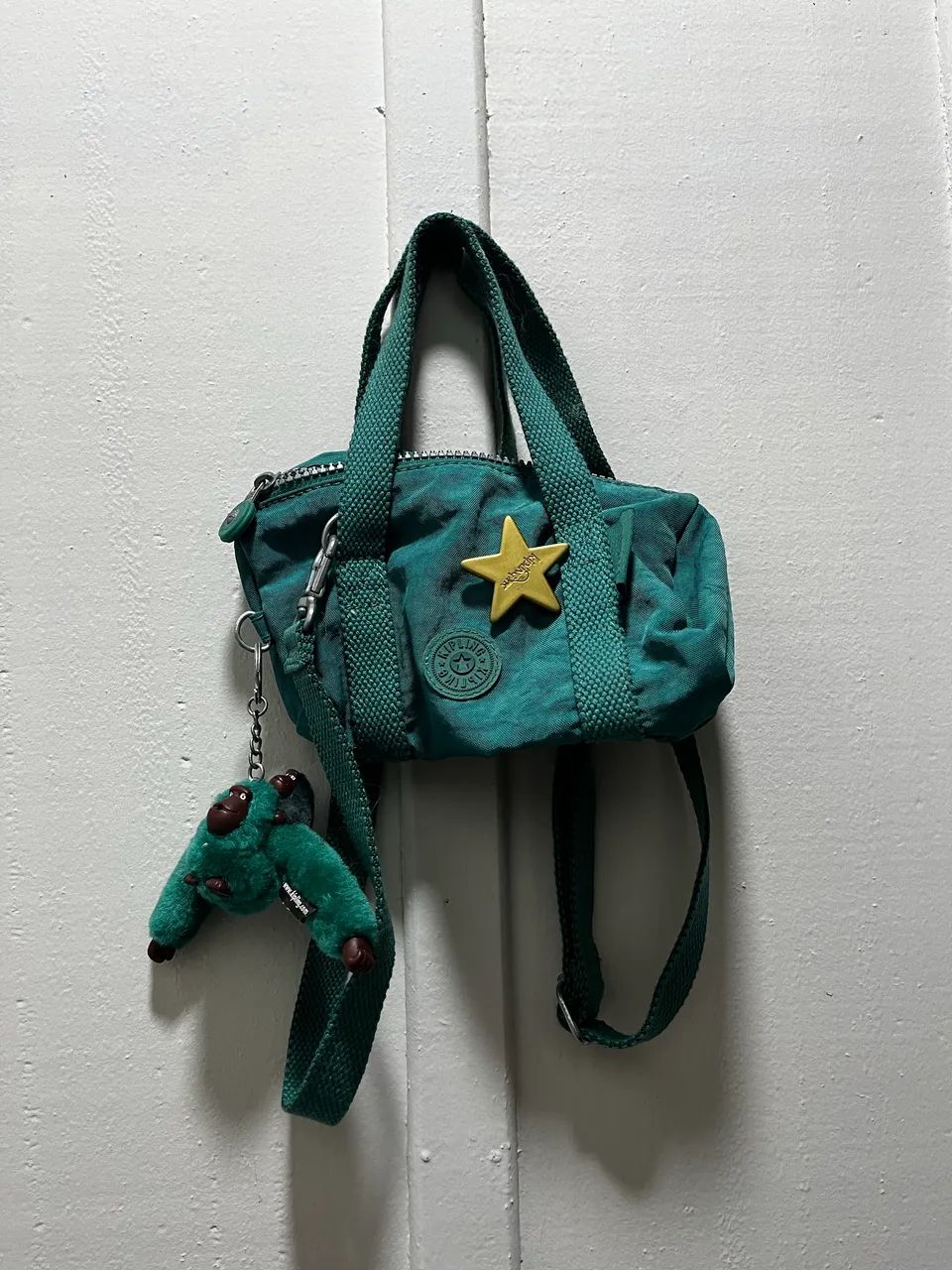 Bolsa Kipling mini verde original. - Foto 2
