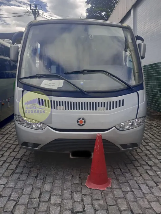 Ônibus impecável, pronto para rodar!