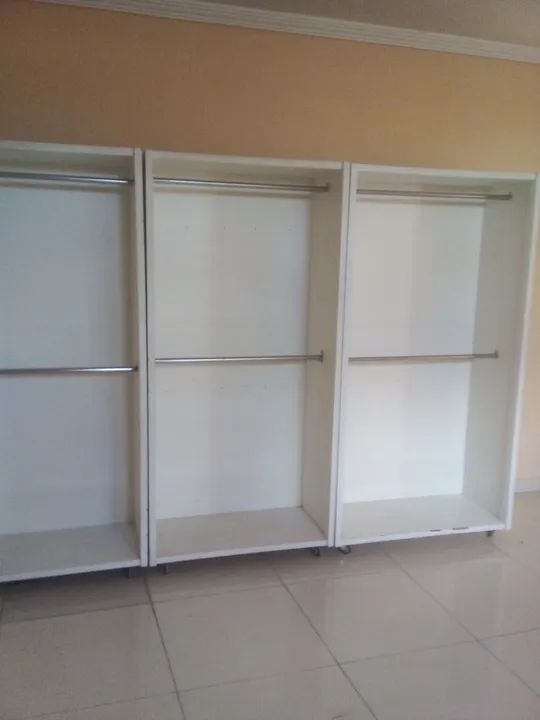 Estantes para loja, cabides transparente e Manequim masculino para venda  - Foto 3