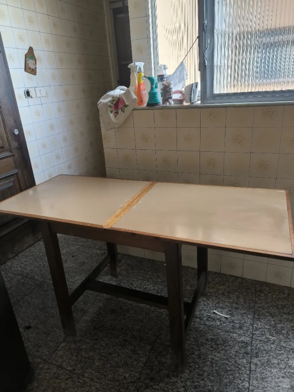 Mesa de madeira para cozinha retrátil