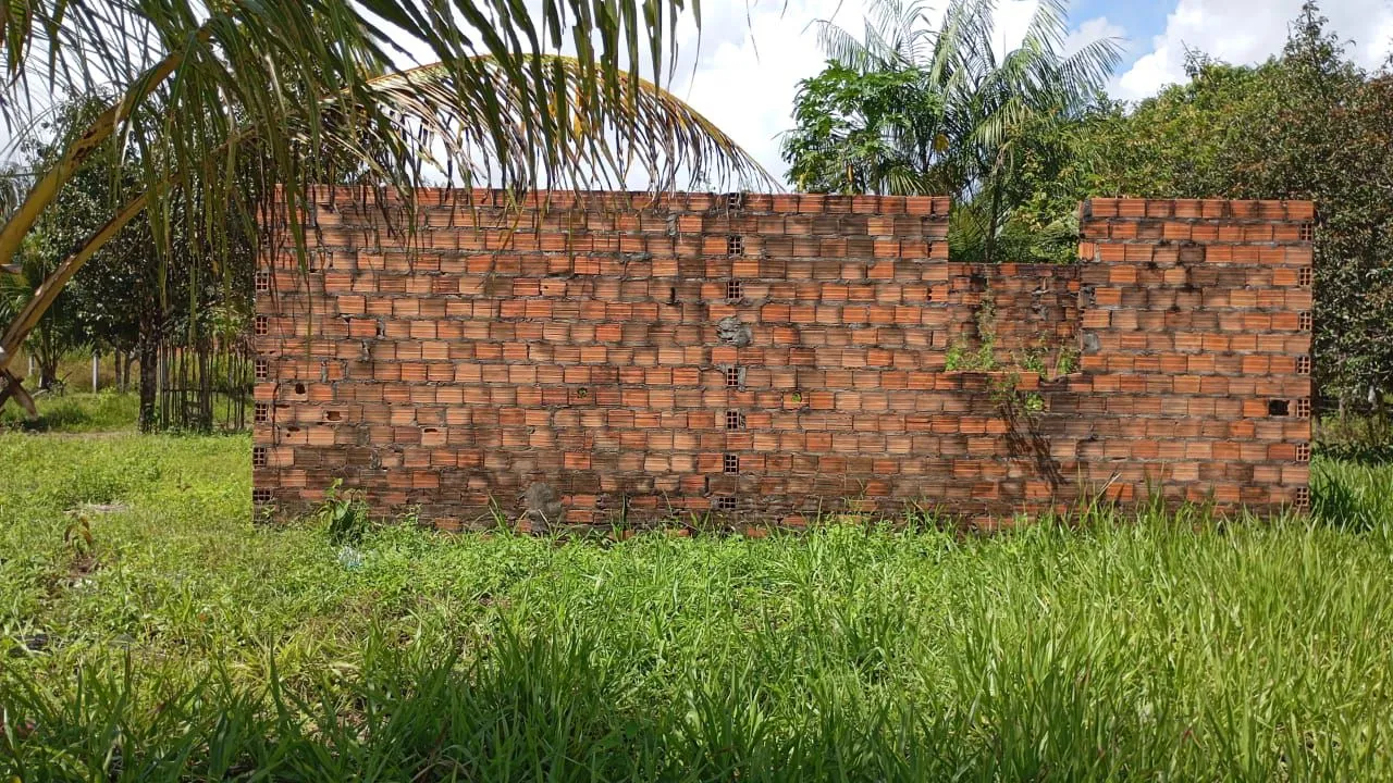 Terreno com construção da casa