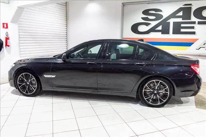 BMW 750I 4.4 M SPORT SEDAN V8 32V - Foto 4