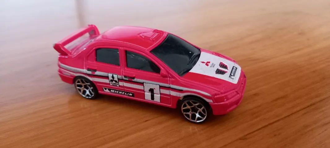 Mitsubishi Evo 7 - Hot Wheels Track Stars 2008  - Foto 2