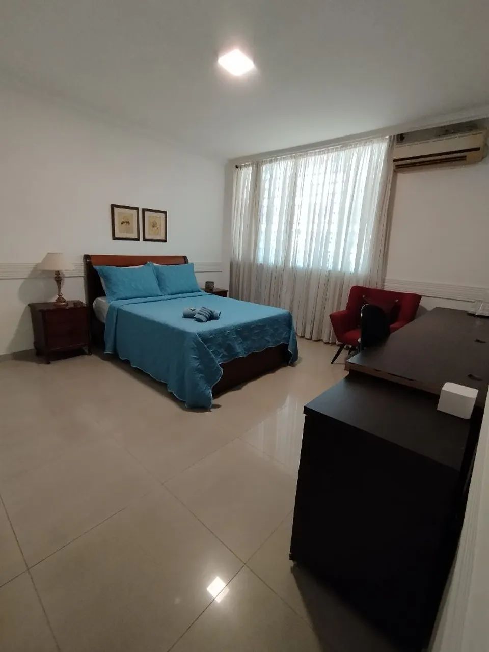 Alugo excelente suíte mobiliada na asa sul. Por favor leia a anúncio.