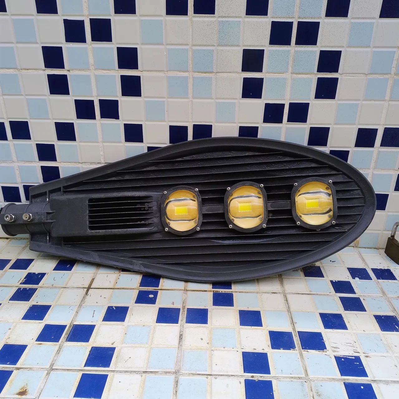 Refletor LED 3 Lâmpadas - Iluminação Potente