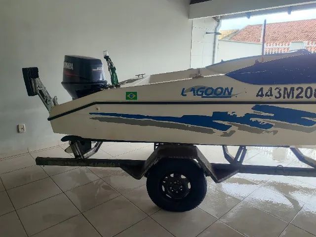 Lancha 17 pes 60HP Yamaha, direção hidráulica, som JBL, motor 4HP reserva com suporte inox - Foto 5