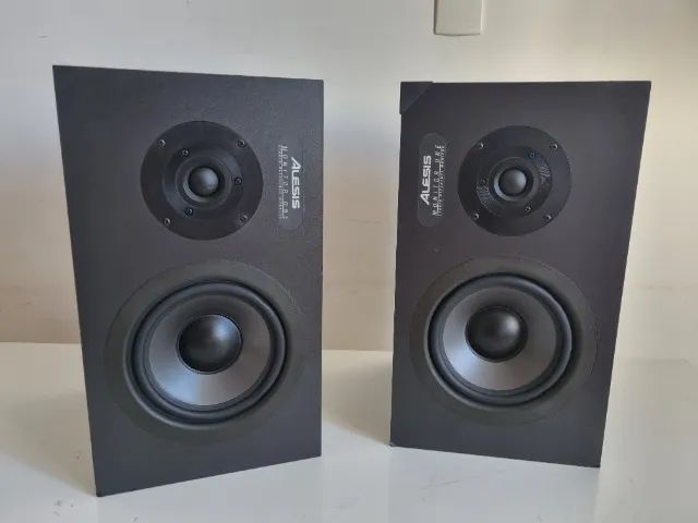 Monitor Referencia Alesis One Caixas Acústicas - Foto 2
