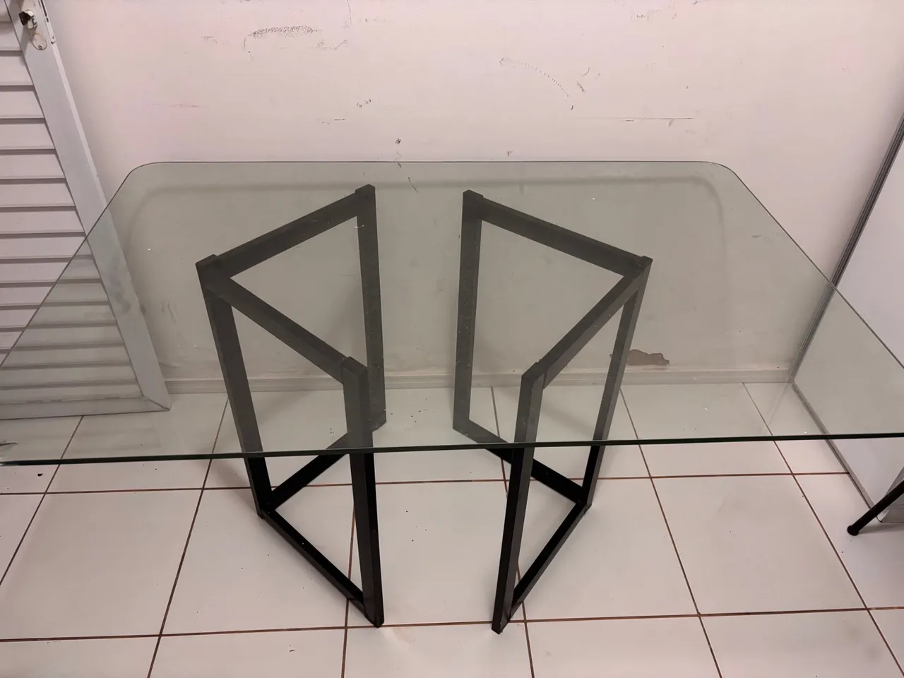 Mesa de jantar com design moderno