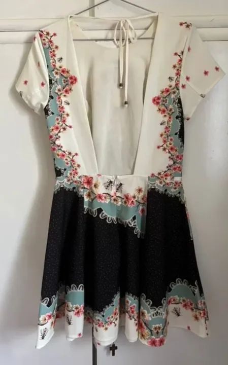 vestido antix virgem tamanho m. em crepe . forrado sem avarias.  não acompanha cinto. - Foto 4