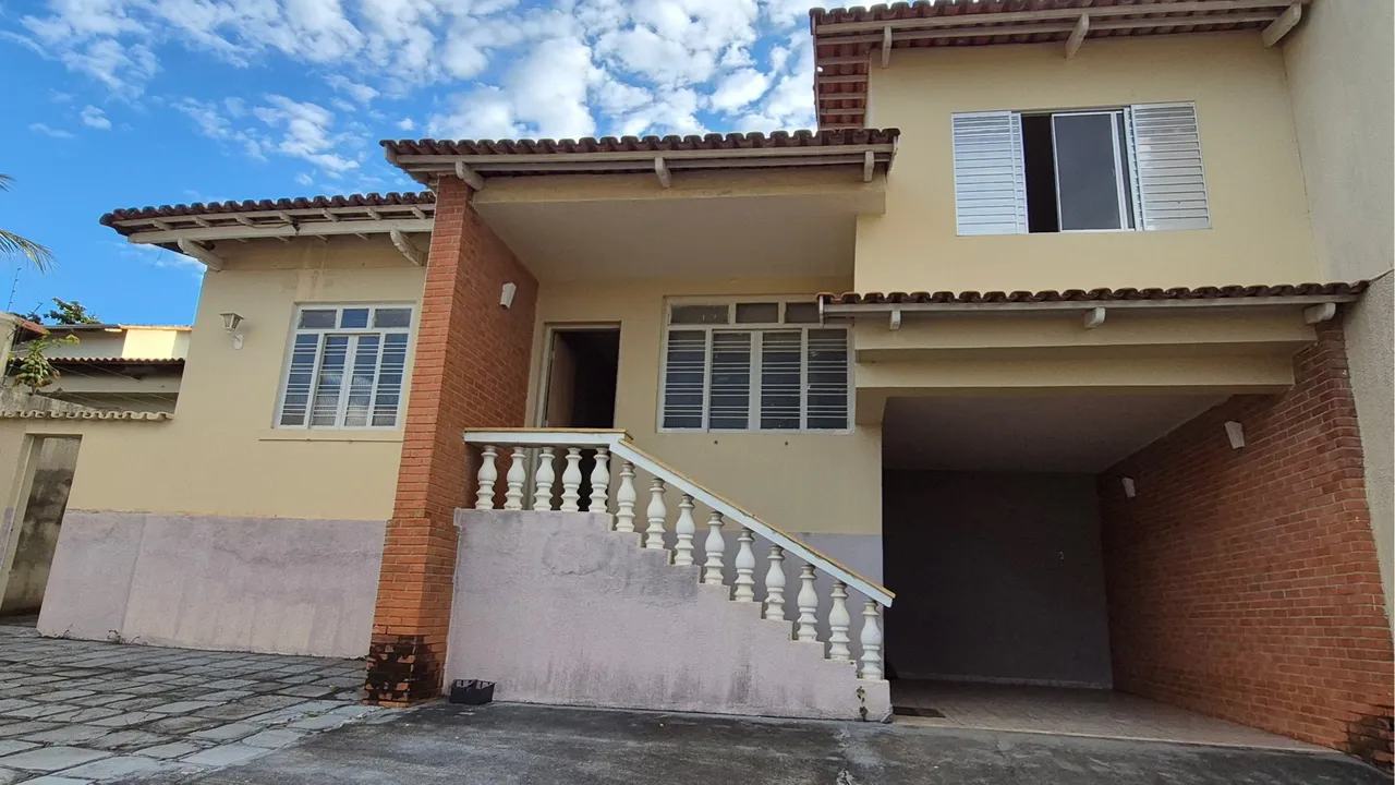 Casa Setor Sul comercial ou residencial , amplo estacionamento