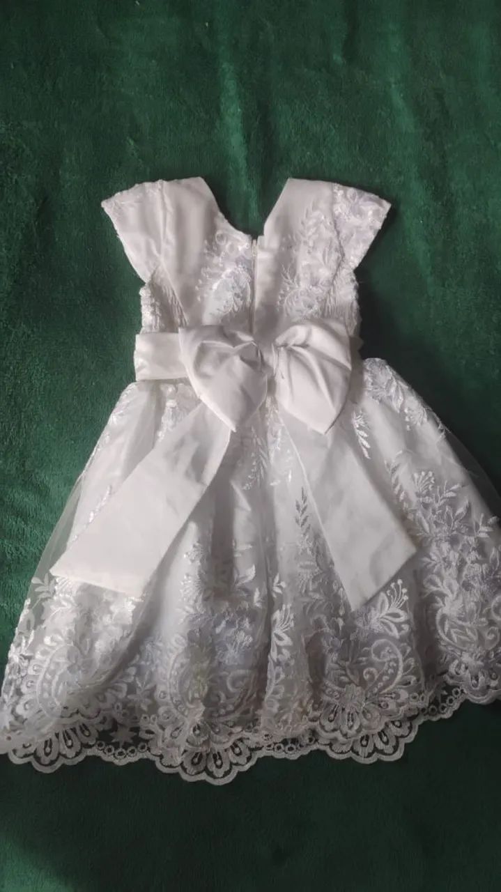 Vestido de festa infantil branco com detalhes em rosa - Foto 3