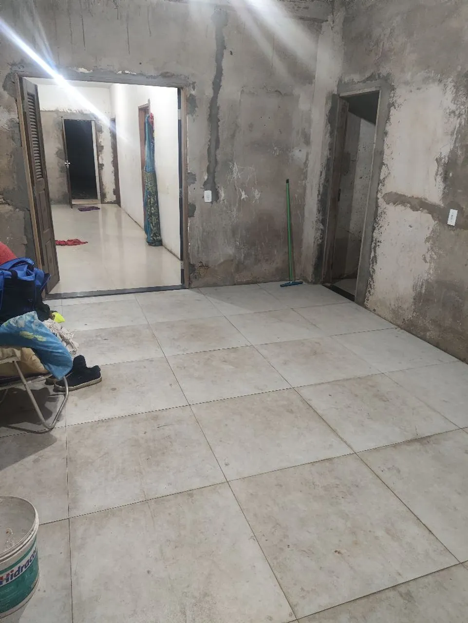 Alugo uma casa