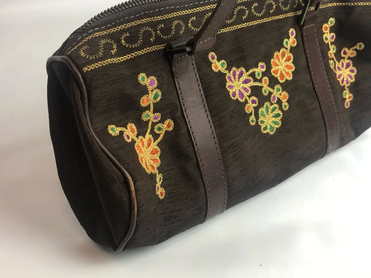 Bolsa marrom modelo baguete bordada - Foto 2