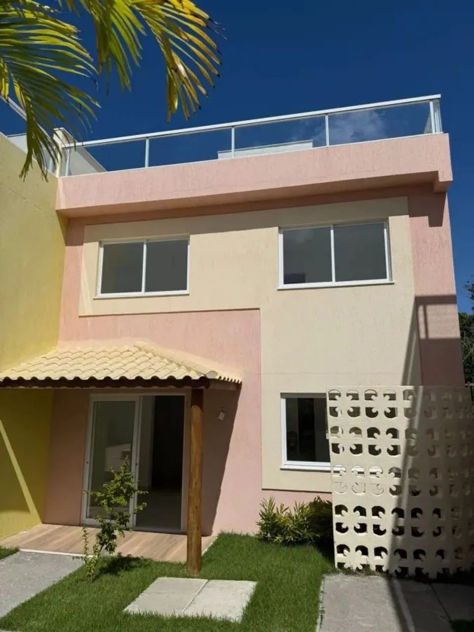 Village para Venda em Camaçari, Itacimirim (Monte Gordo), 2 dormitórios, 2 suítes, 3 banhe