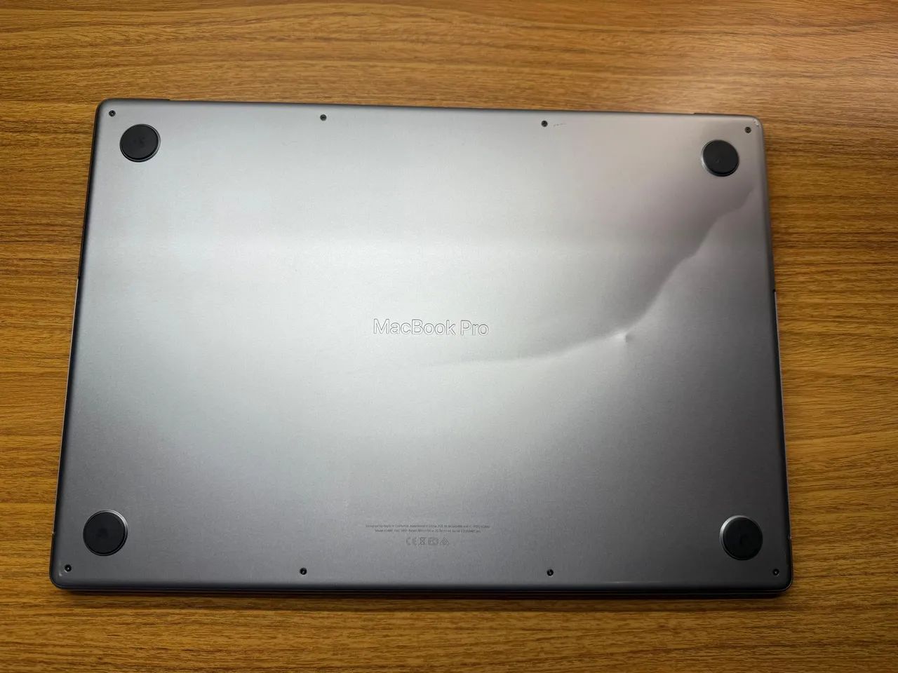 MacBook Pro (16-inch, M1, 2021), 16 GB, 512Gb de Armazenamento