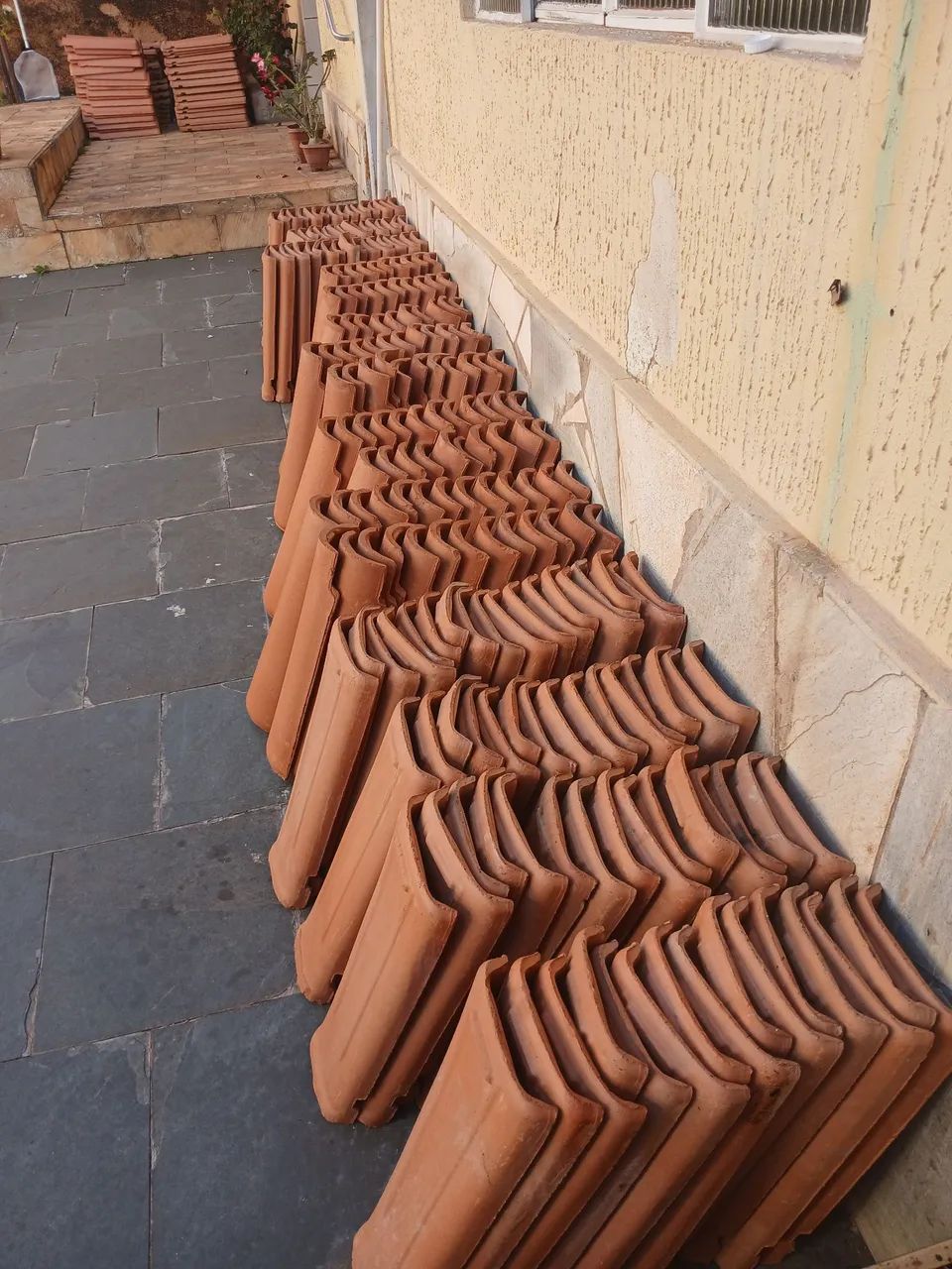 Colonial tile