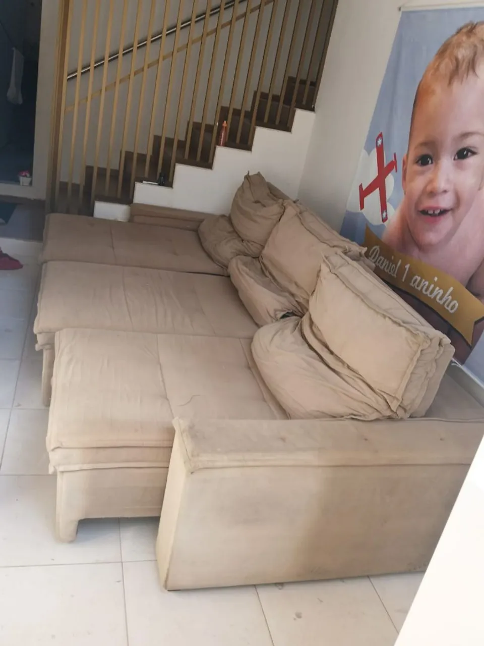 Sofá modular espaçoso e confortável