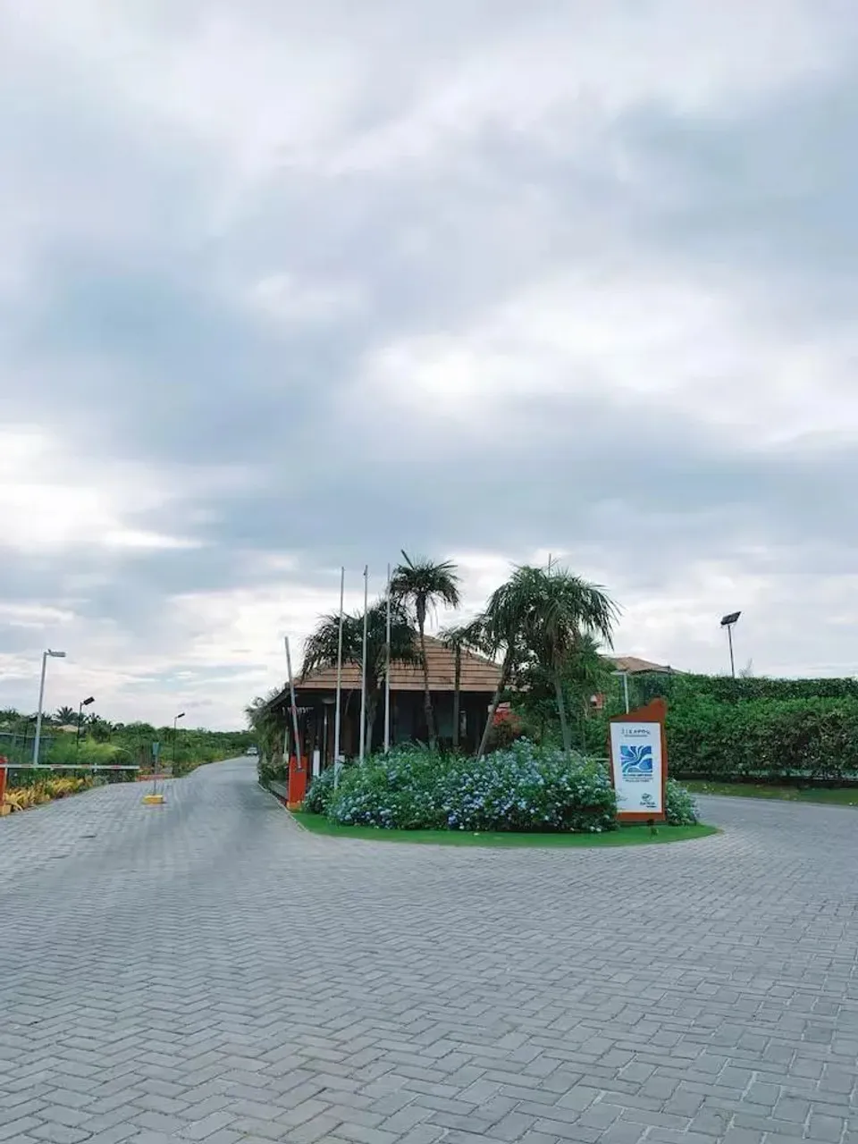Apartamento Térreo no Village das Acácias 100m2 - 2 suítes - PORTEIRA FECHADA