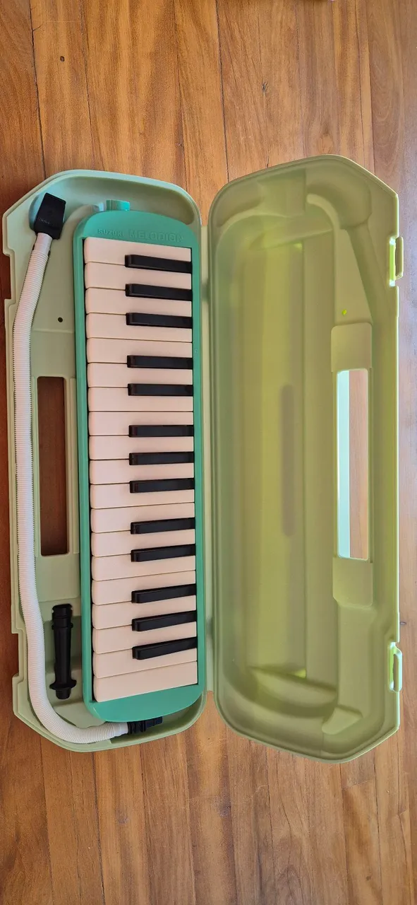Melodion Suzuki escaleta mx32