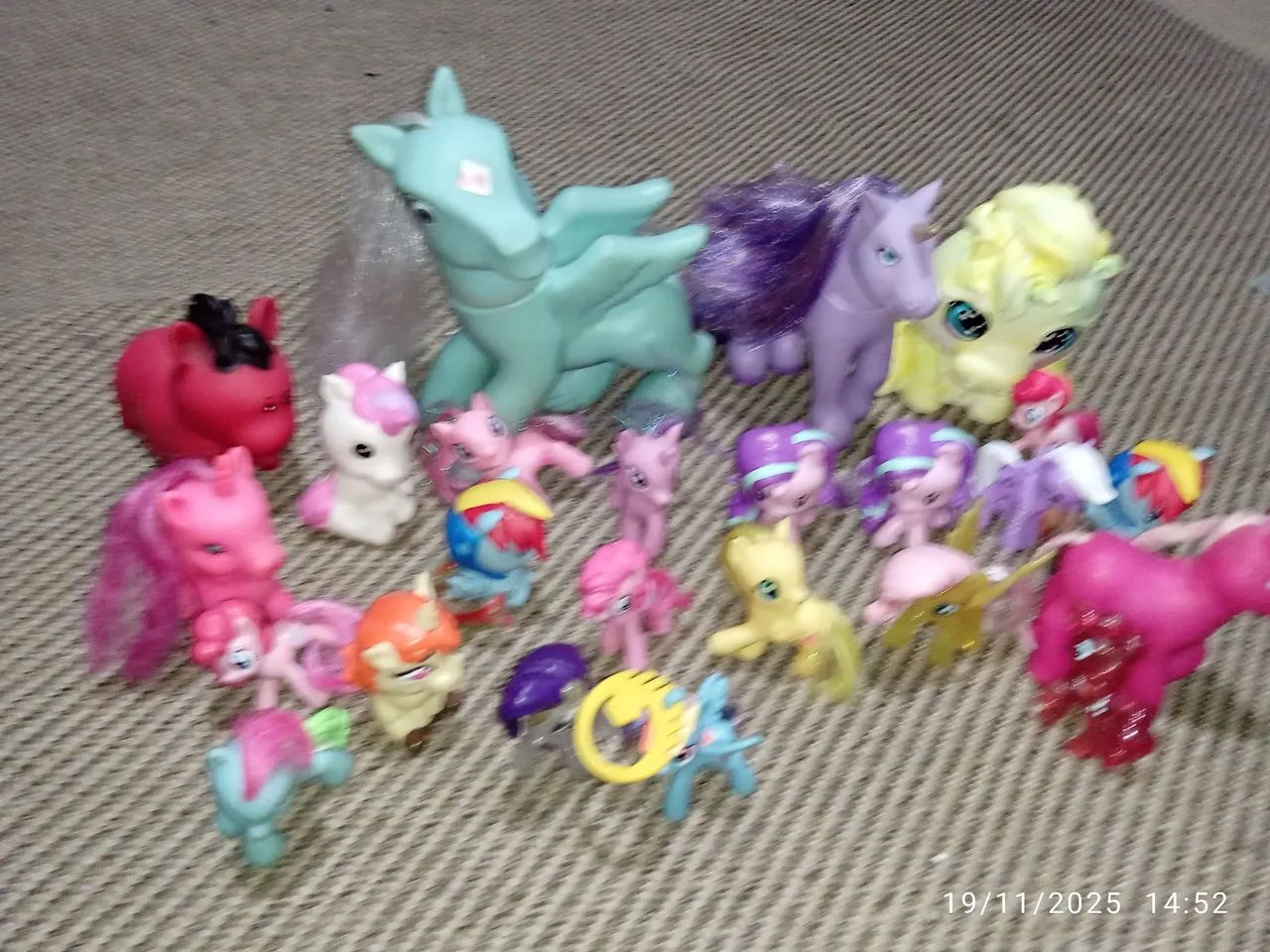 Brinquedos Pôneis - kit com 24 peças. - Foto 3