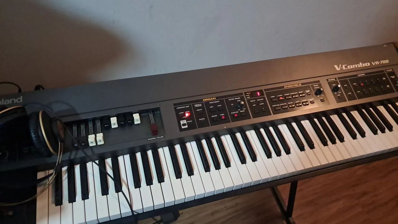 ローランドRoland V-Combo VR-700