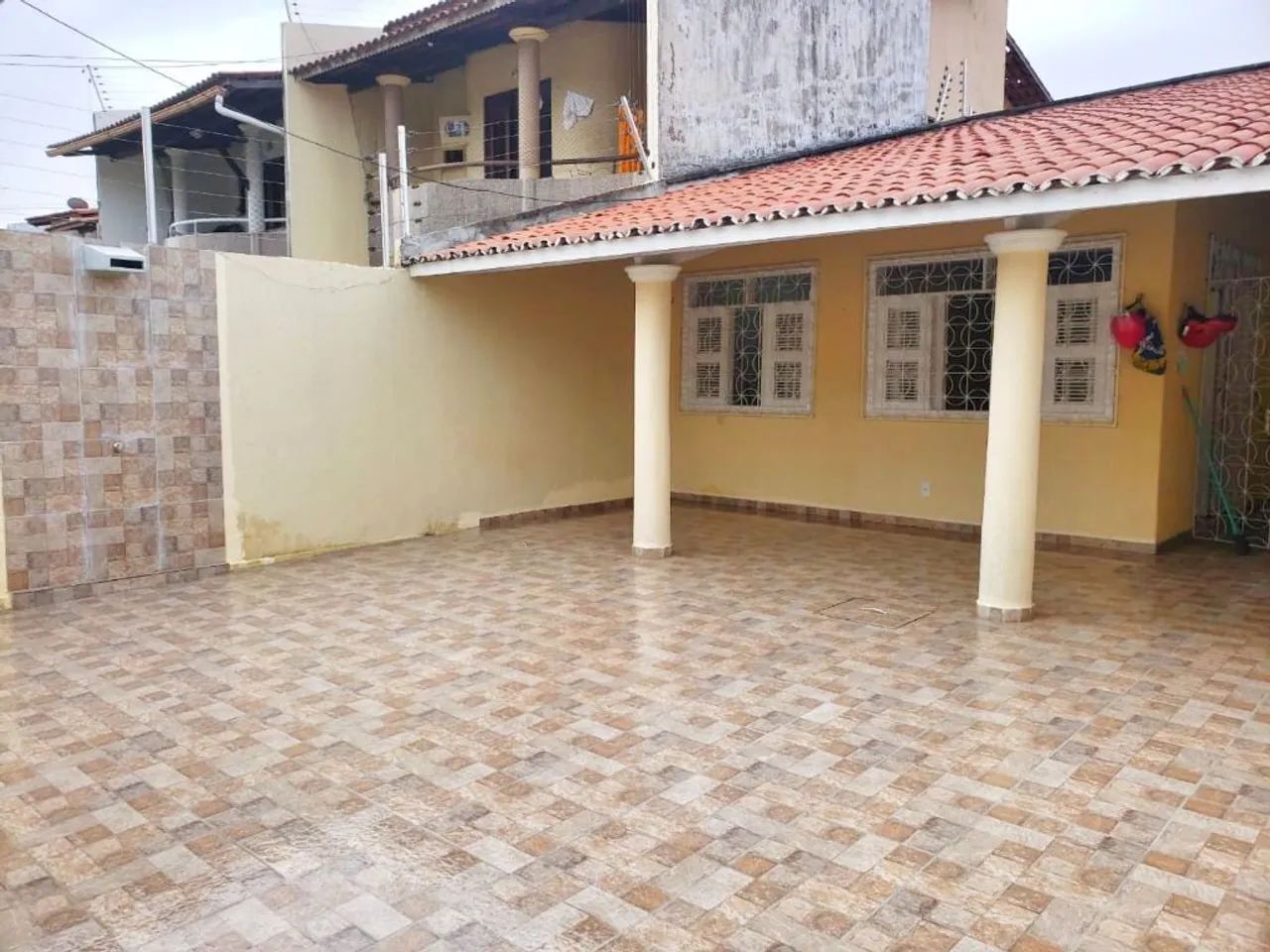 Casa com 3 dormitórios à venda, 190 m² por R$ 550.000,00 - Lago Jacarey - Fortaleza/CE