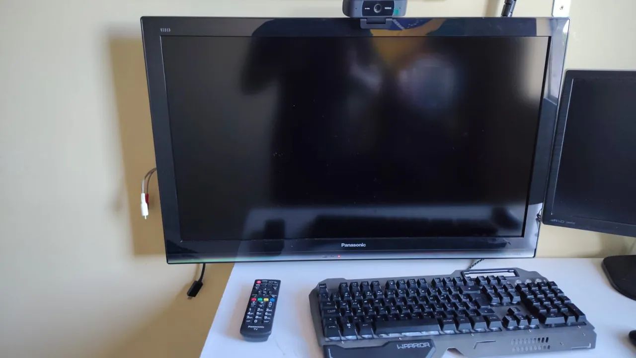 TV/ Monitor Panasonic 32 polegadas e TV 50' TCL