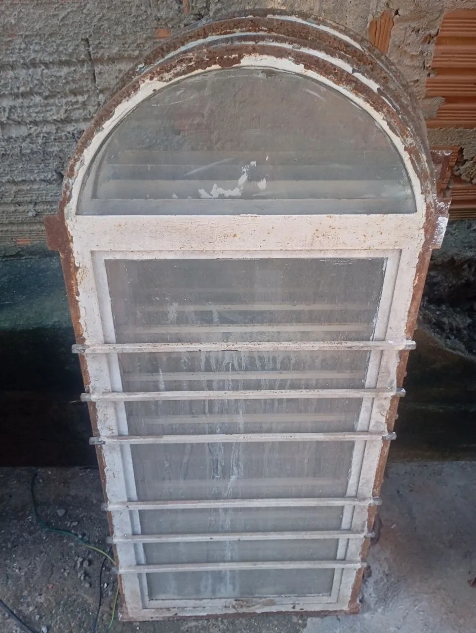 5 Janelas com grade 20 reais cada