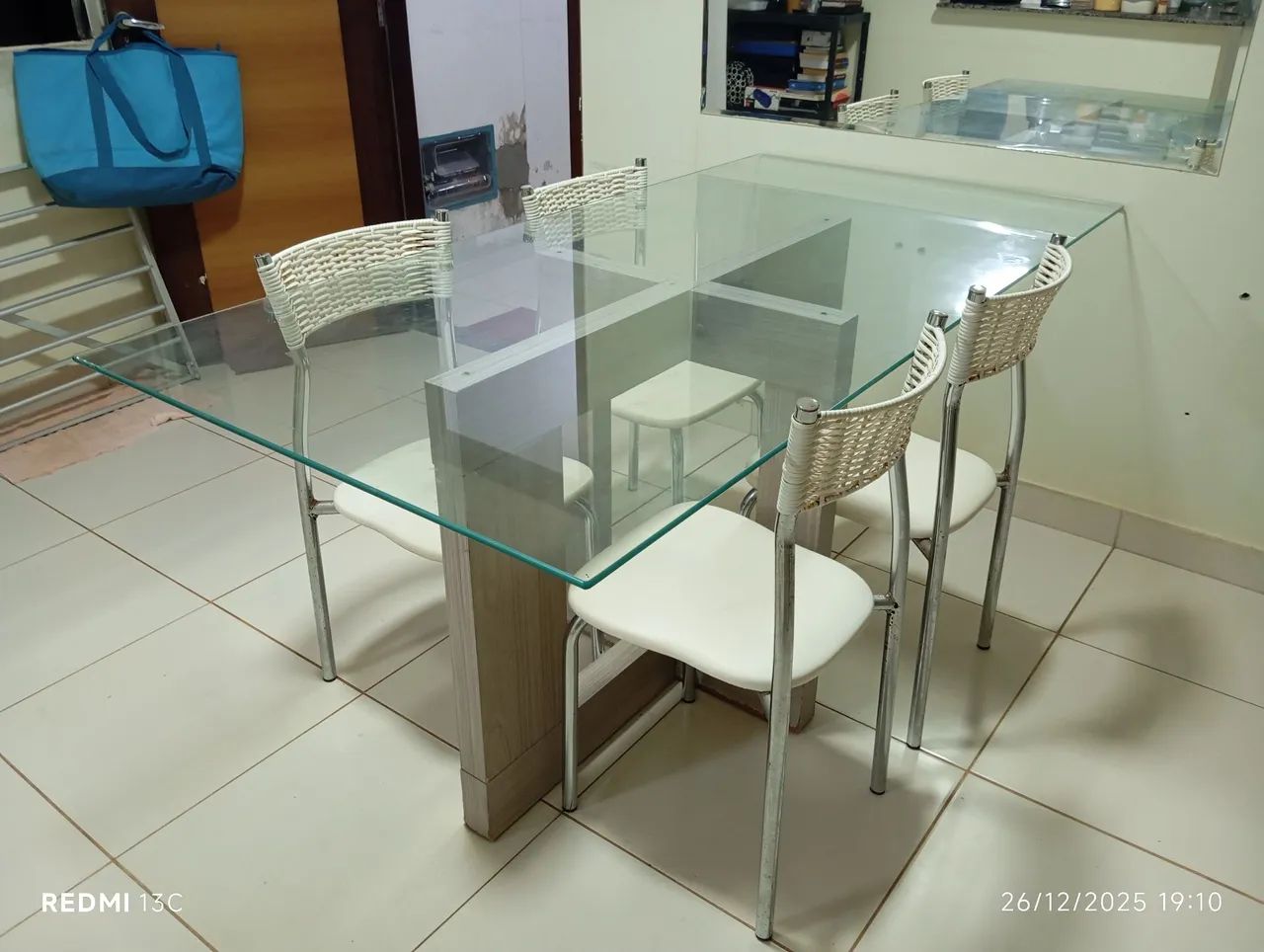 Mesa tampo de vidro/4 cadeiras64960522874369122
