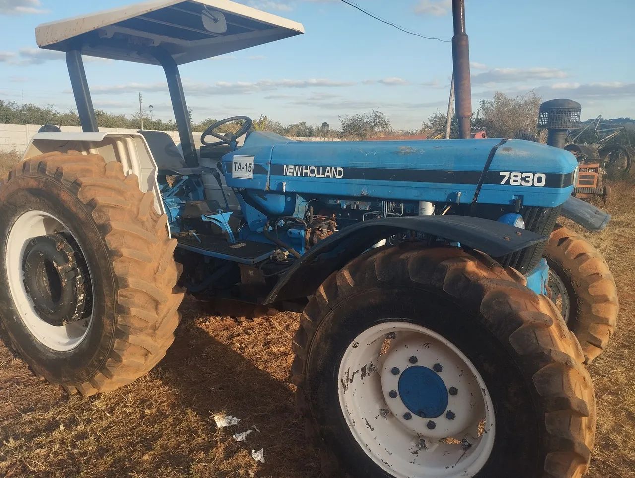 Trator New Holland 7830 - Foto 2
