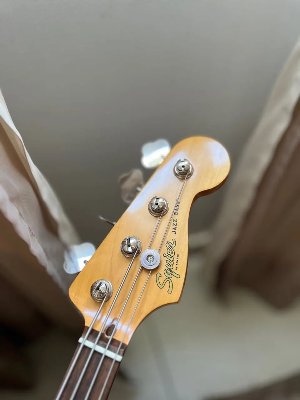 Baixo Squier CV 60s - EMG JVX - Foto 4