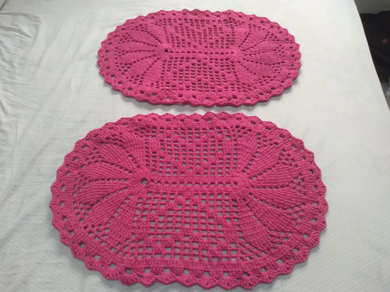 Lindos tapetes de crochê rosa para decorar sua casa