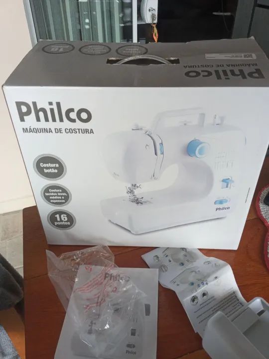 Máquina de Costura Philco - semi Nova