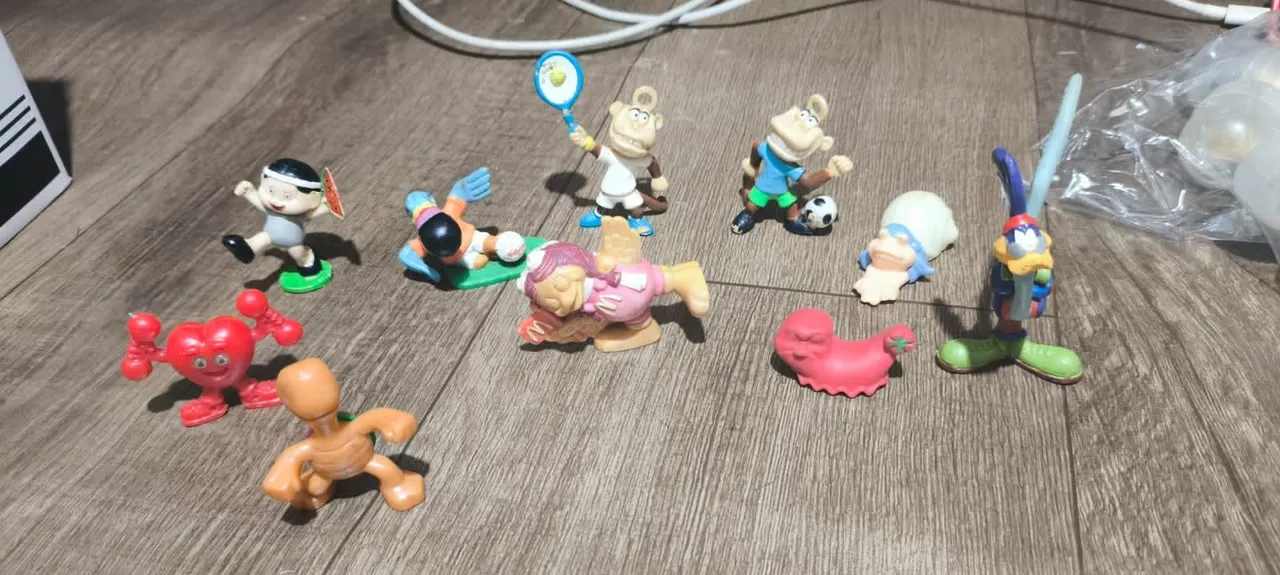 Miniaturas de personagens esportivos e divertidos