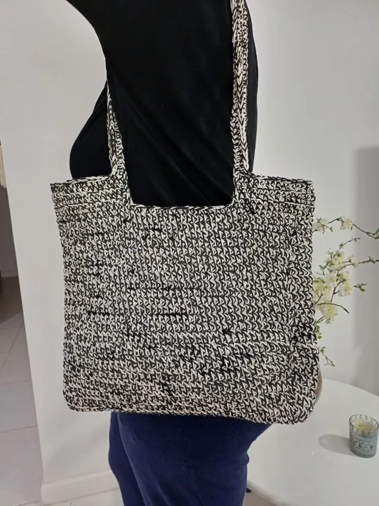 bolsa de crochê preta e branca nova