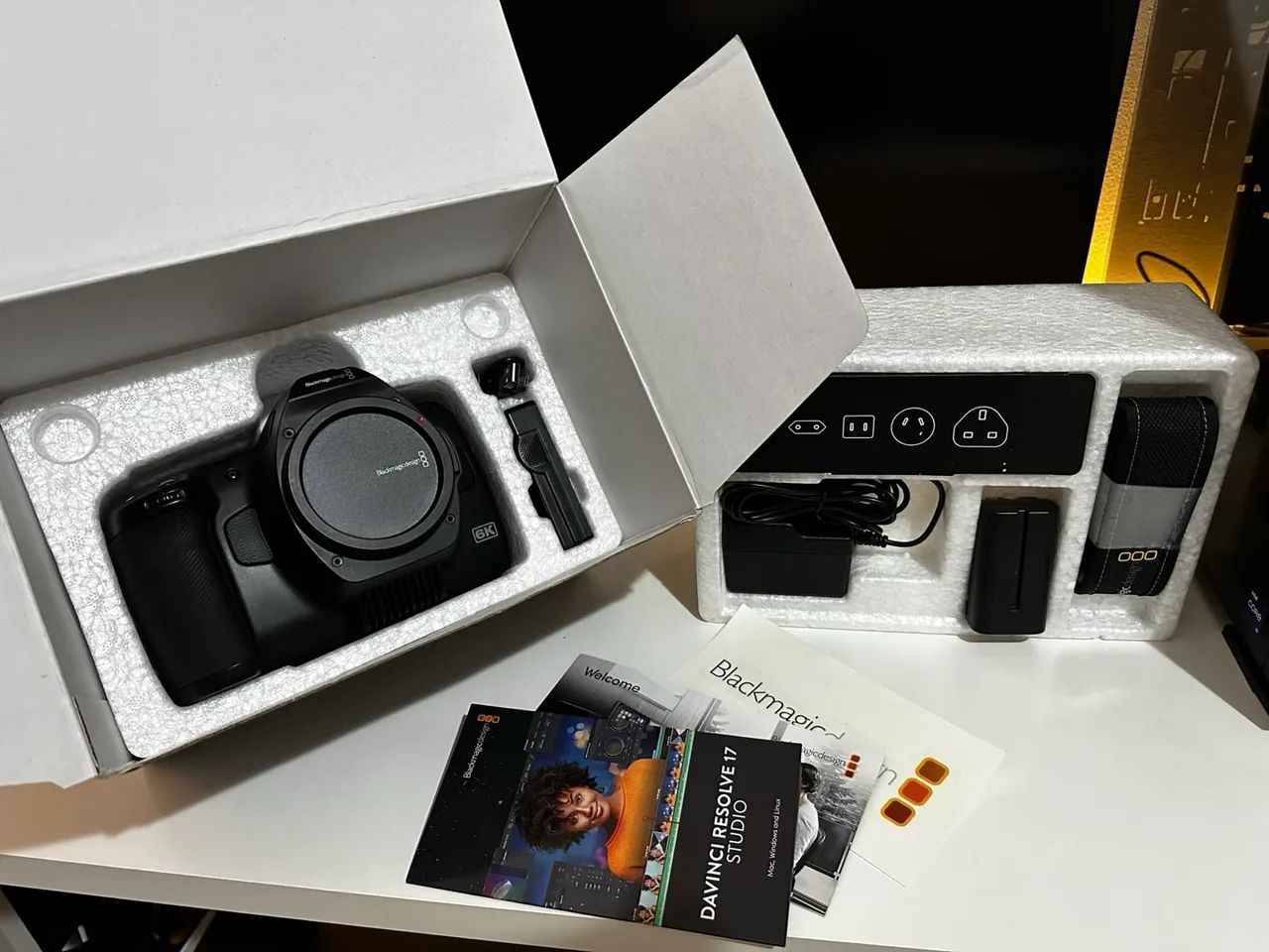 Blackmagic Pocket Cinema Camera 6K - Usado - Foto 3