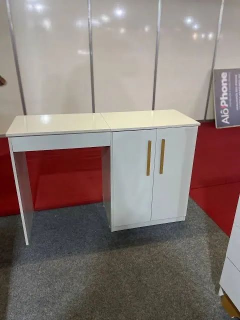Escrivaninha branca com gaveta e espelho Dimitri - FRETE GRÁTIS 