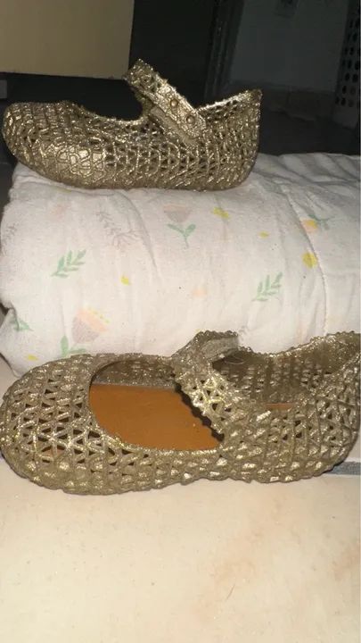 Sapatilha Dourada Melissa Campanha - Foto 2