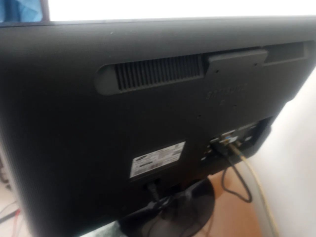 Monitor Samsung  com mancha  - Foto 2