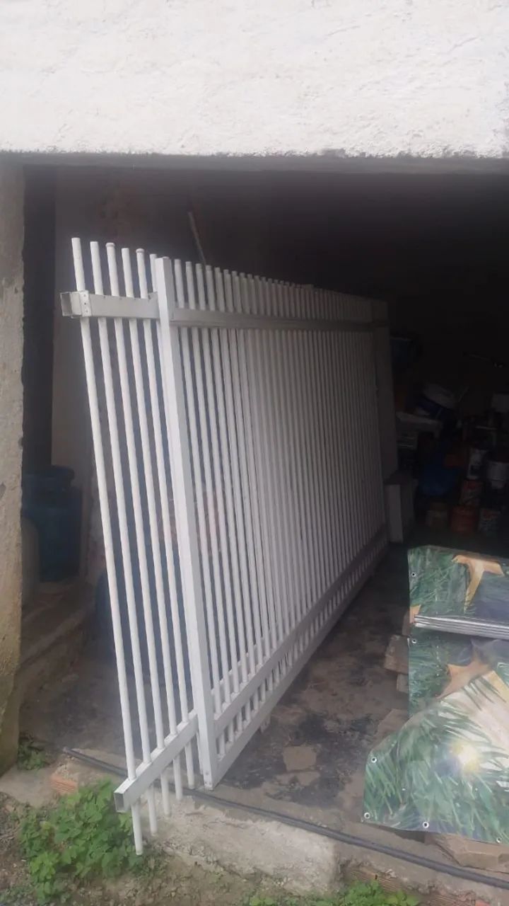 Portão e grade64673147321603122