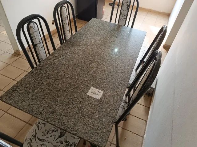 Mesa de mármore com 6 cadeiras - Foto 2