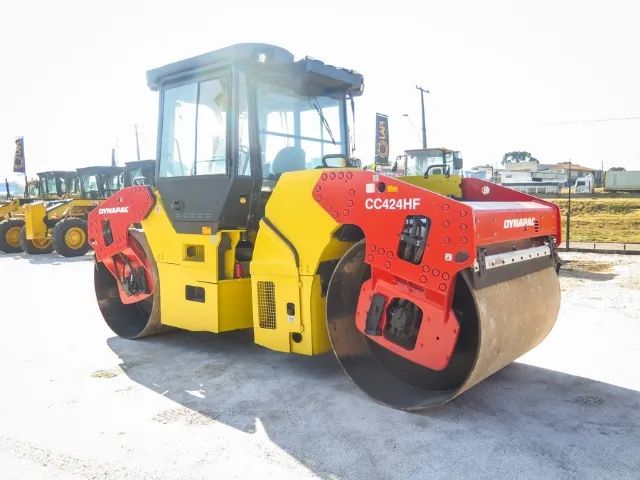 Rolo compactador Dynapac CC424 HF 2011 revisado - Foto 4
