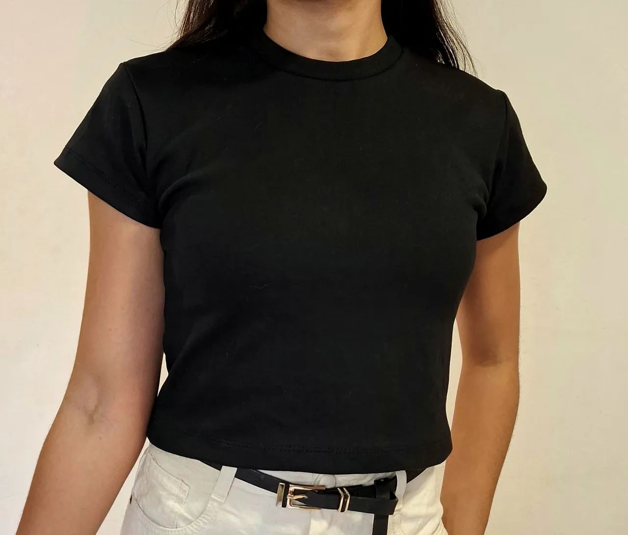 Camiseta preta cropped babylook