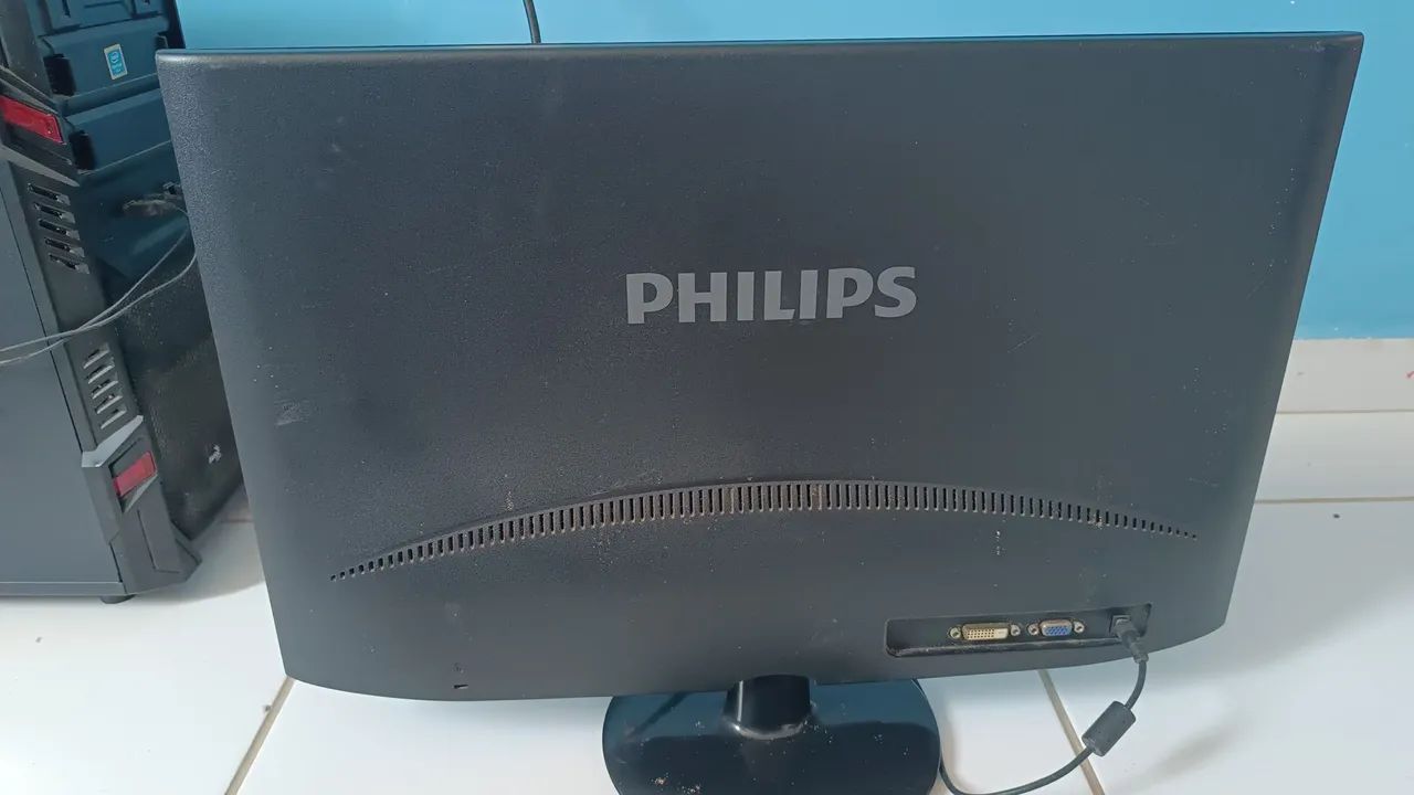 TV Philips com tela danificada - Foto 2